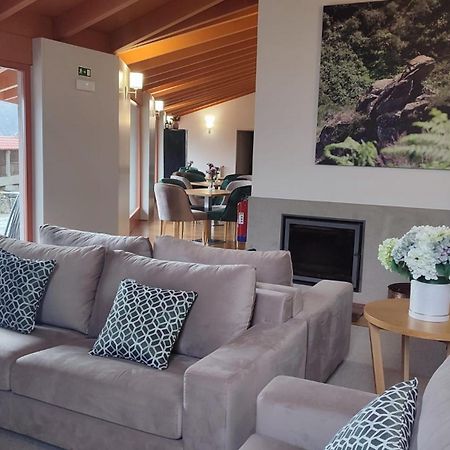 Quinta Da Riba Ma Guest House Santa Leocadia ภายนอก รูปภาพ