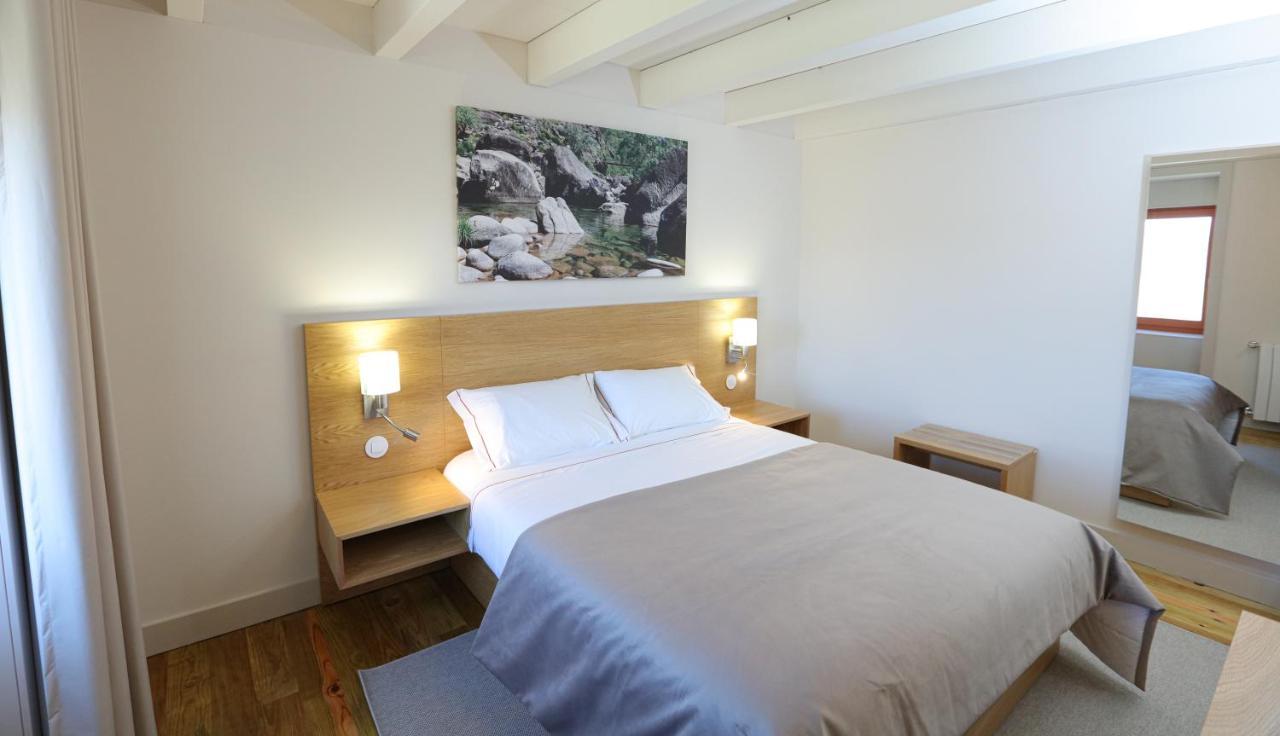 Quinta Da Riba Ma Guest House Santa Leocadia ภายนอก รูปภาพ