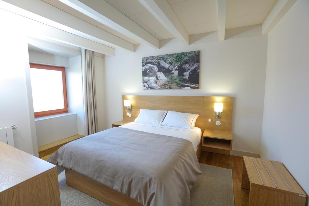 Quinta Da Riba Ma Guest House Santa Leocadia ภายนอก รูปภาพ