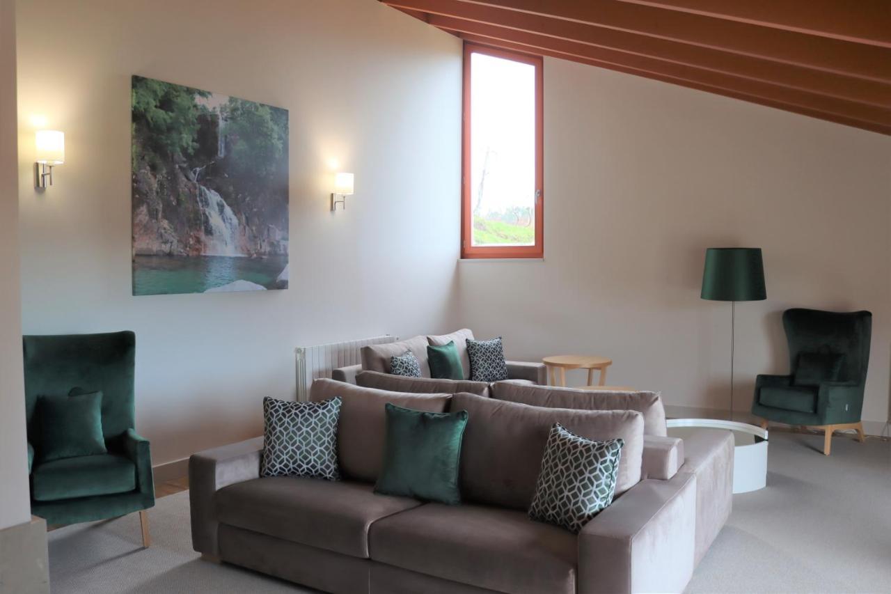 Quinta Da Riba Ma Guest House Santa Leocadia ภายนอก รูปภาพ