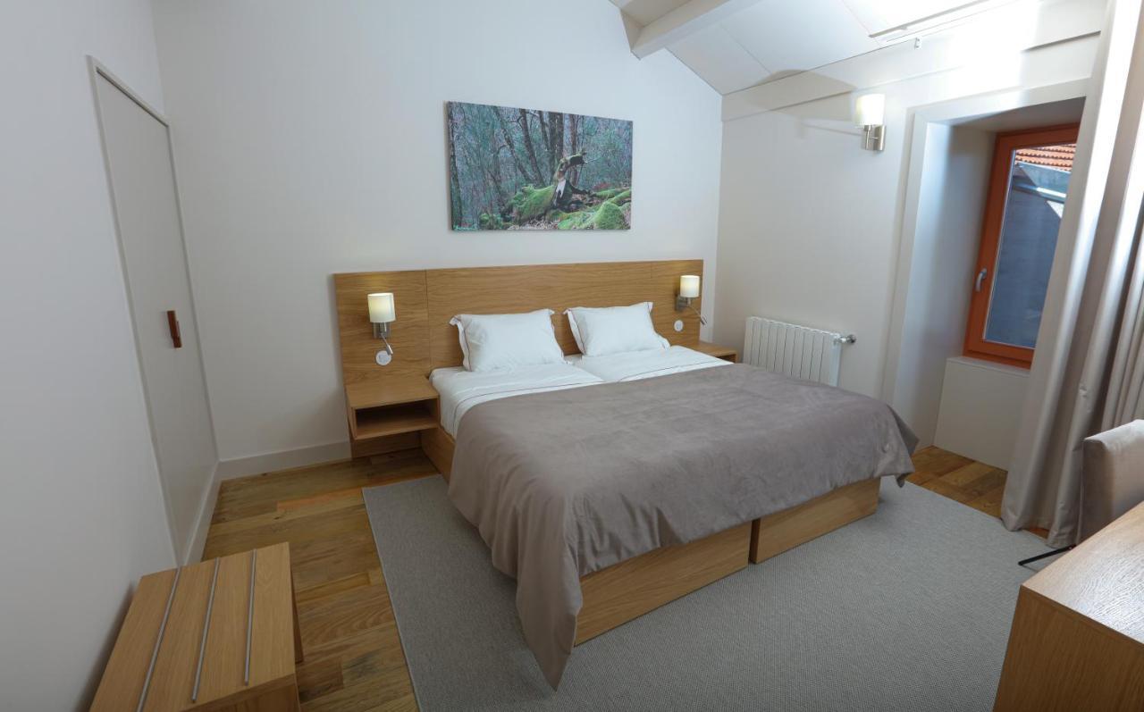 Quinta Da Riba Ma Guest House Santa Leocadia ภายนอก รูปภาพ