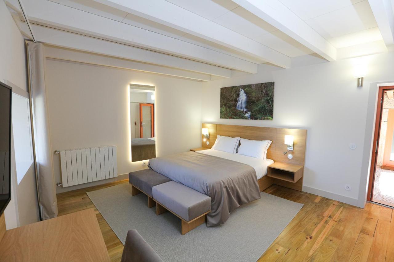 Quinta Da Riba Ma Guest House Santa Leocadia ภายนอก รูปภาพ