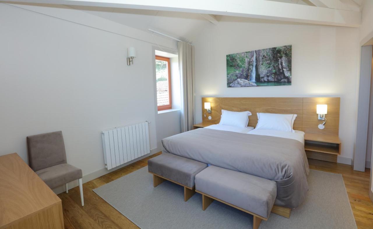 Quinta Da Riba Ma Guest House Santa Leocadia ภายนอก รูปภาพ
