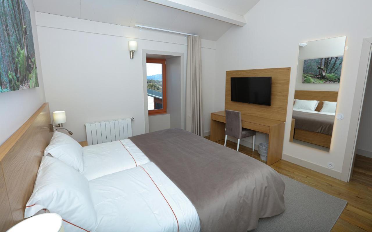 Quinta Da Riba Ma Guest House Santa Leocadia ภายนอก รูปภาพ