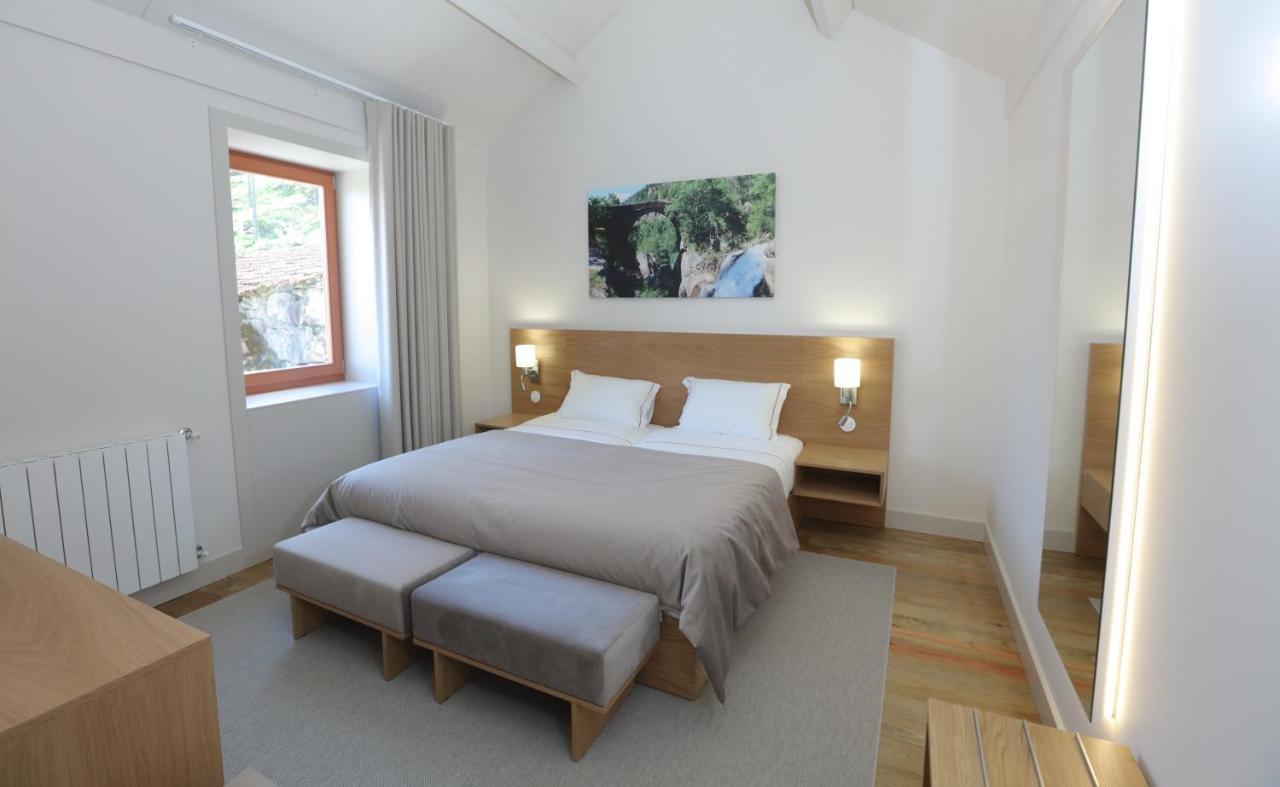 Quinta Da Riba Ma Guest House Santa Leocadia ภายนอก รูปภาพ